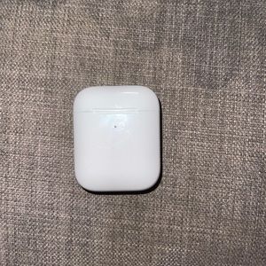 AirPods (Generation 2)